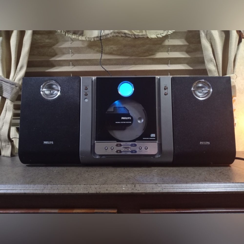 ✅ (SOLD) Philips micro system MC235B CD PLAYER AND RADIO